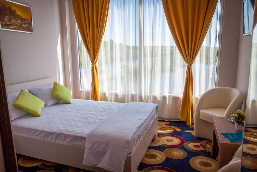 Hotel Bella Marina Журиловка Экстерьер фото